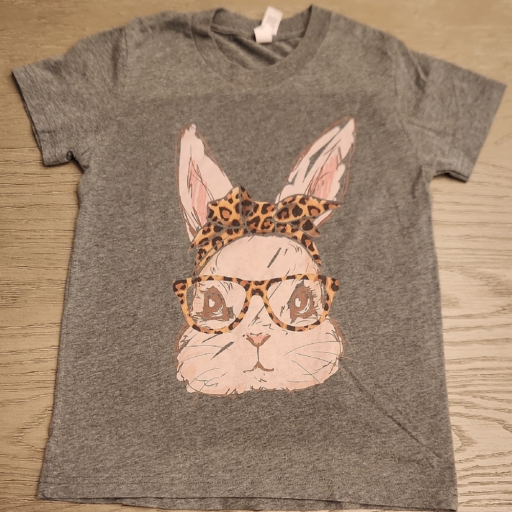 Gray Short Sleeve Tee with Bunny Graphic